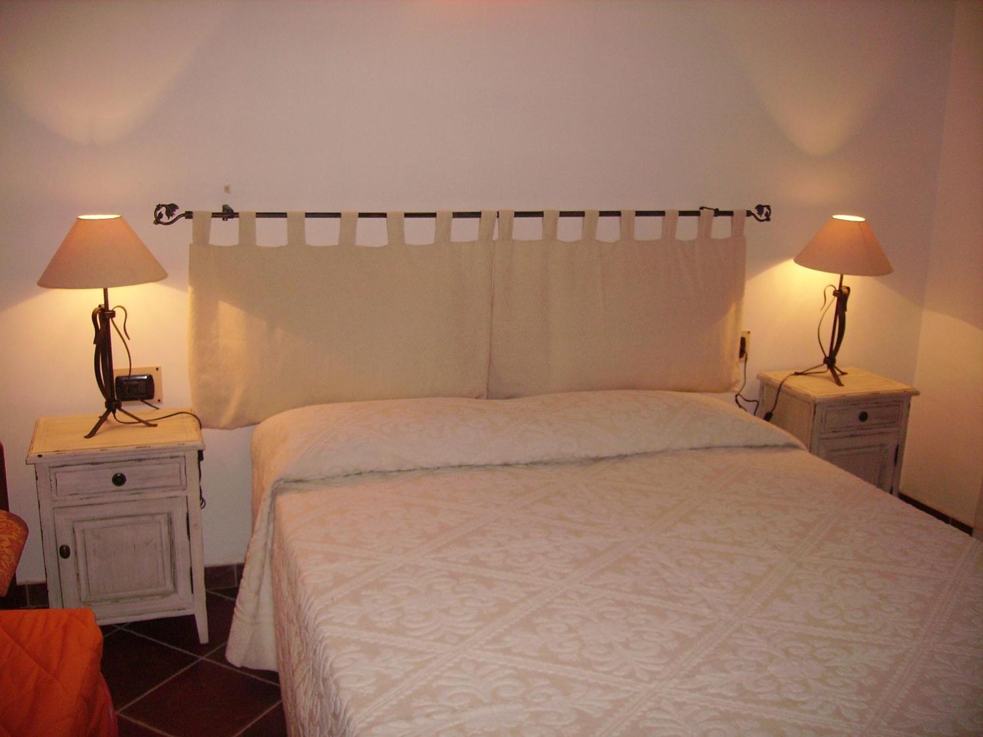 Locanda Tipica Sa Corte Oliena Exterior foto