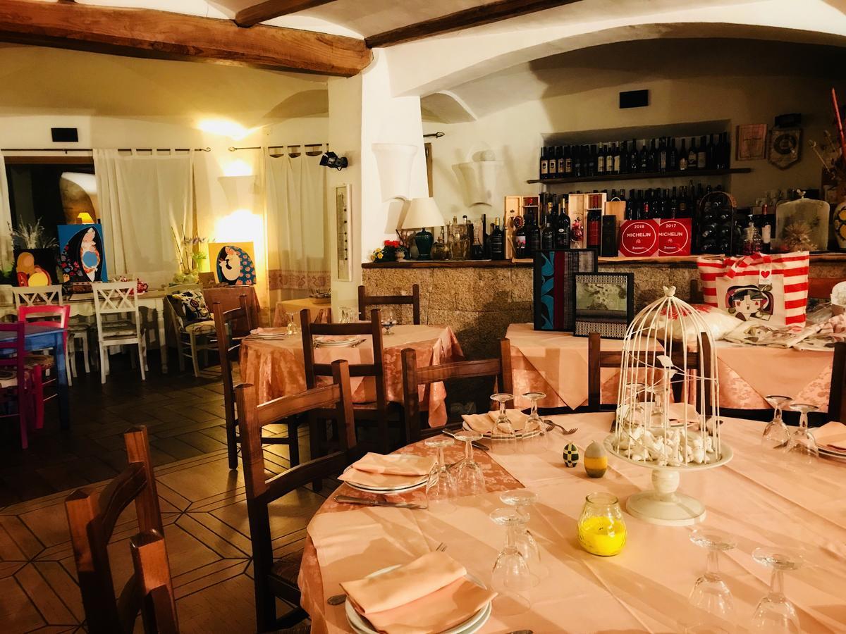 Locanda Tipica Sa Corte Oliena Exterior foto